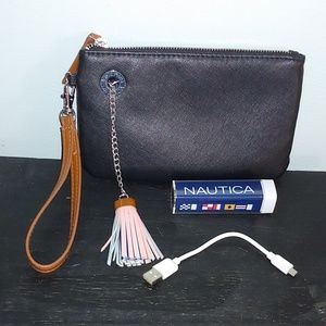 Nautica wrislet with charging bank
